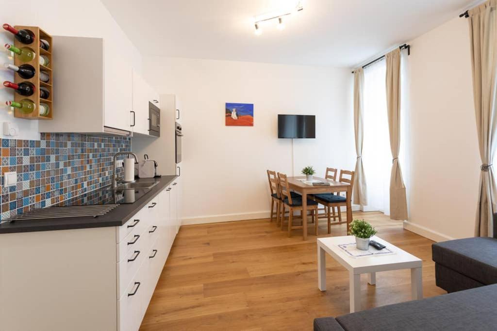 14 C&J'S Apartment Vienna Exterior photo